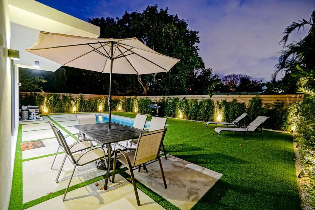 Design House -Heated Pool -Big Yard -Gated Parking Βίλα Μαϊάμι Εξωτερικό φωτογραφία