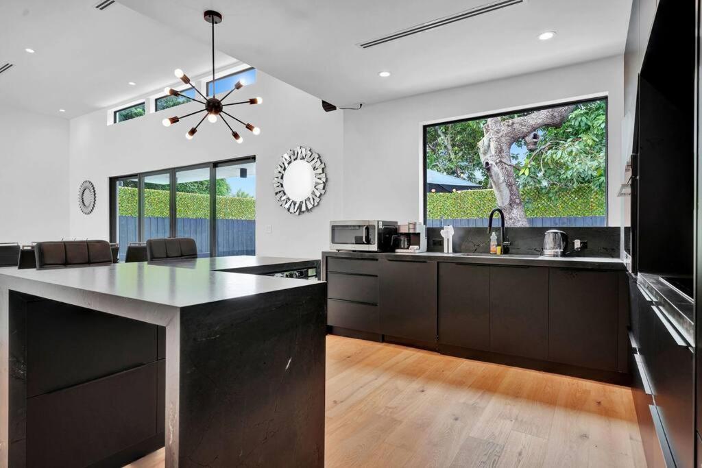 Design House -Heated Pool -Big Yard -Gated Parking Βίλα Μαϊάμι Εξωτερικό φωτογραφία